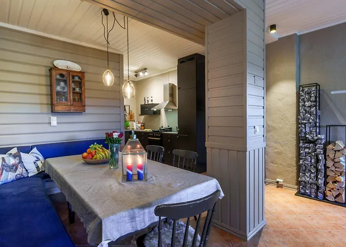 Beitostolen! Midt I Sentrum! In Out! Badstue-massasjedusj-steamdusj Apartment